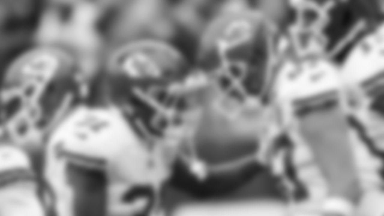 Kansas City Chiefs running back Darrel Williams (31) and Kansas City Chiefs tight end Travis Kelce (87) celebrate the touchdown during an NFL football game against the Cincinnati Bengals, Sunday, January 2, 2021 in Cincinnati.