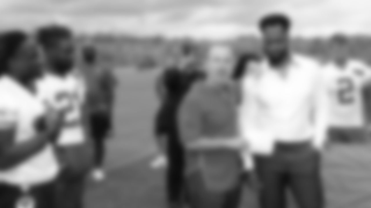 021_2019_DJ_Signing_1D