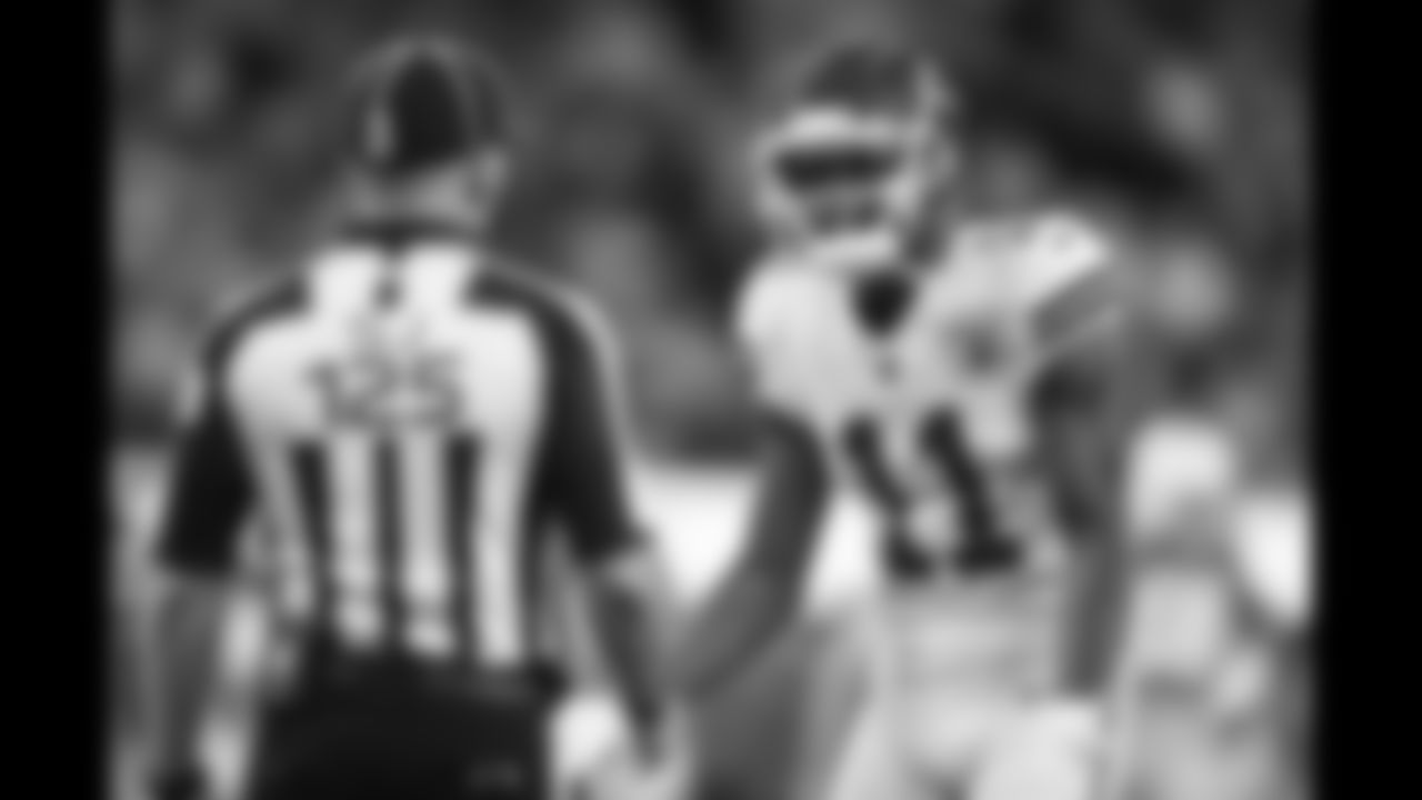 Kansas City Chiefs face off against the Los Angeles Chargers at SoFi Stadium on November 20, 2022 in Los Angeles, California
