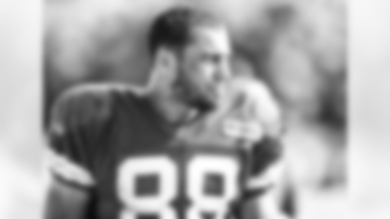 Kansas City Chiefs tight end Ross Travis (88)