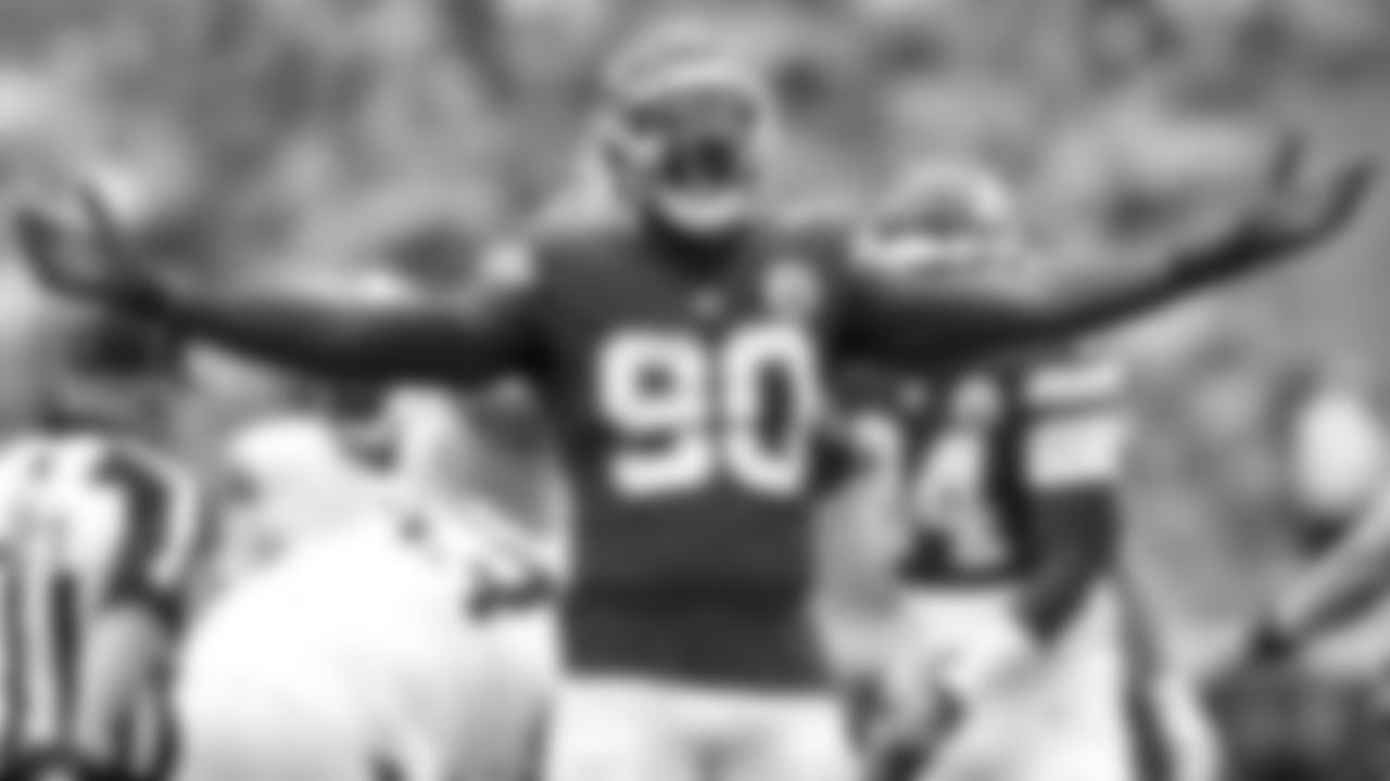Kansas City Chiefs defensive end Charles Omenihu (90) during the Chiefs preseason Week 3 matchup against the Cleveland Browns at GEHA Field at Arrowhead Stadium on Saturday, August 26, 2023.