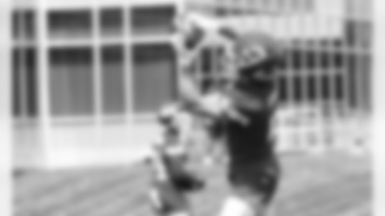 Kansas City Chiefs Wide Receiver Chris Finke (9) during phase 3 workouts at the The University of Kansas Health System Training Complex.