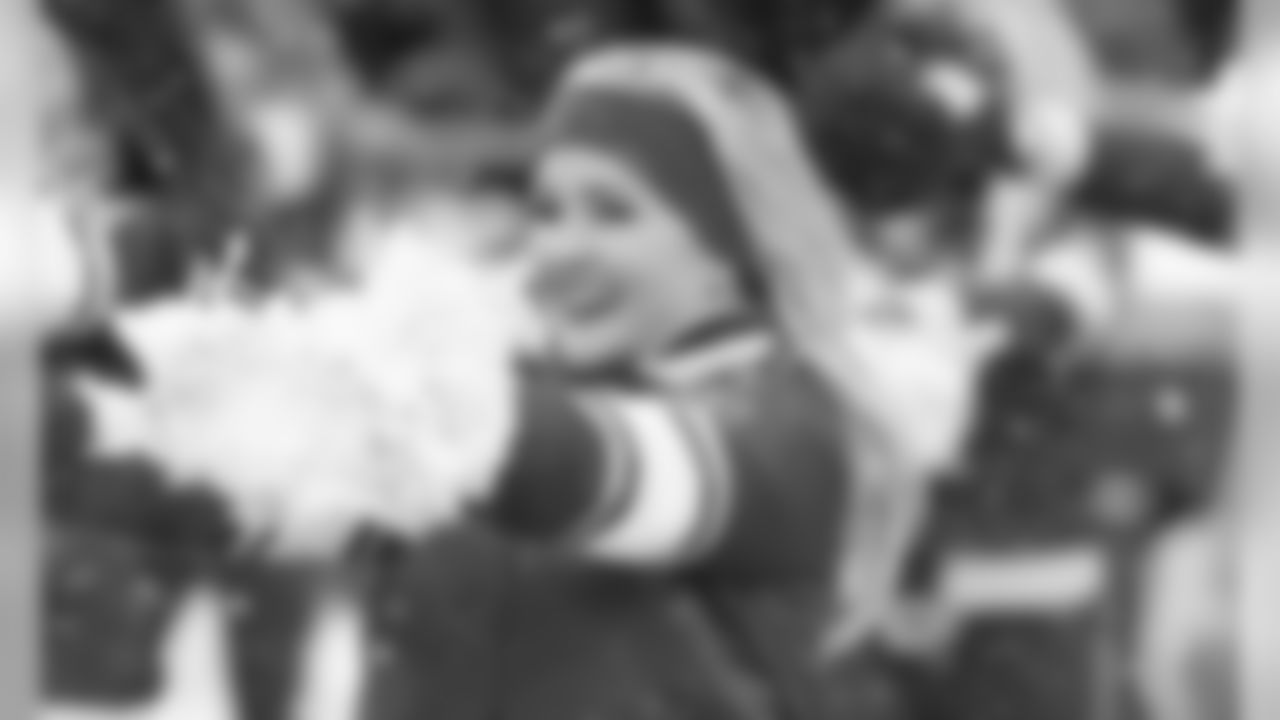 014-19KCvDEN_Cheer