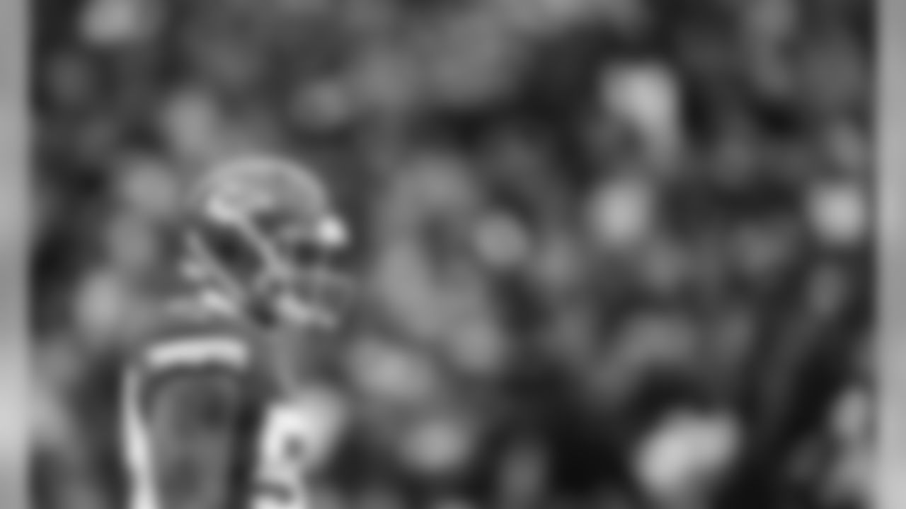 Kansas City Chiefs Linebacker Darron Lee (50) during the game between the Kansas City Chiefs and the Los Angeles Chargers at Arrowhead Stadium.
