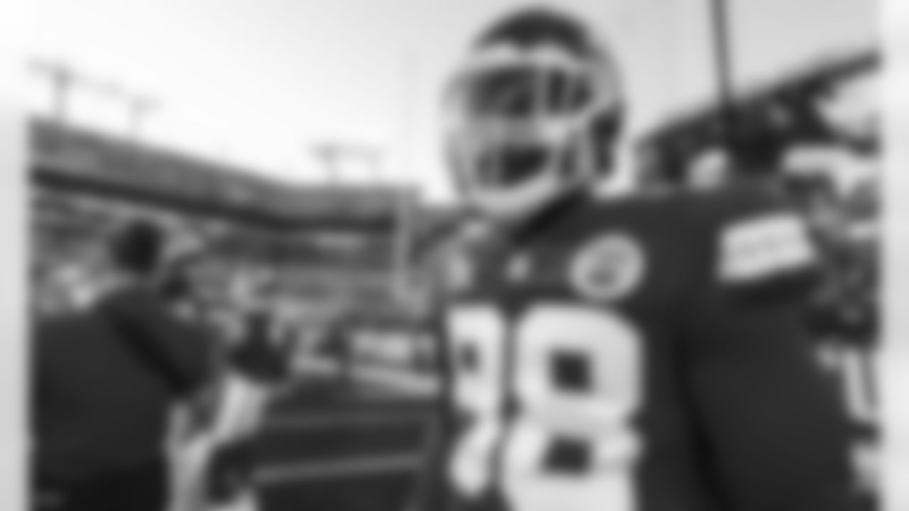 Kansas City Chiefs Defensive Tackle Tershawn Wharton (98) on the field during warmups at the stadium before Super Bowl 55 against the Tampa Bay Buccaneers, Sunday, Feb. 7, 2021 in Tampa, Fla.