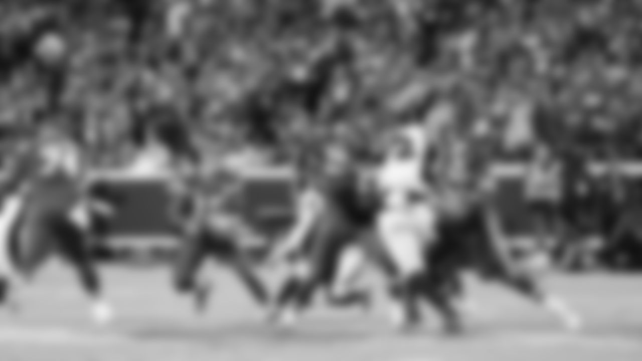 The Kansas City Chiefs face off against the Denver Broncos at GEHA Field at Arrowhead Stadium on October 12, 2023.