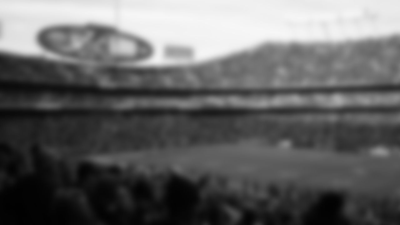 Kansas City Chiefs face off against the Denver Broncos at GEHA Field at Arrowhead Stadium on January 1, 2023.