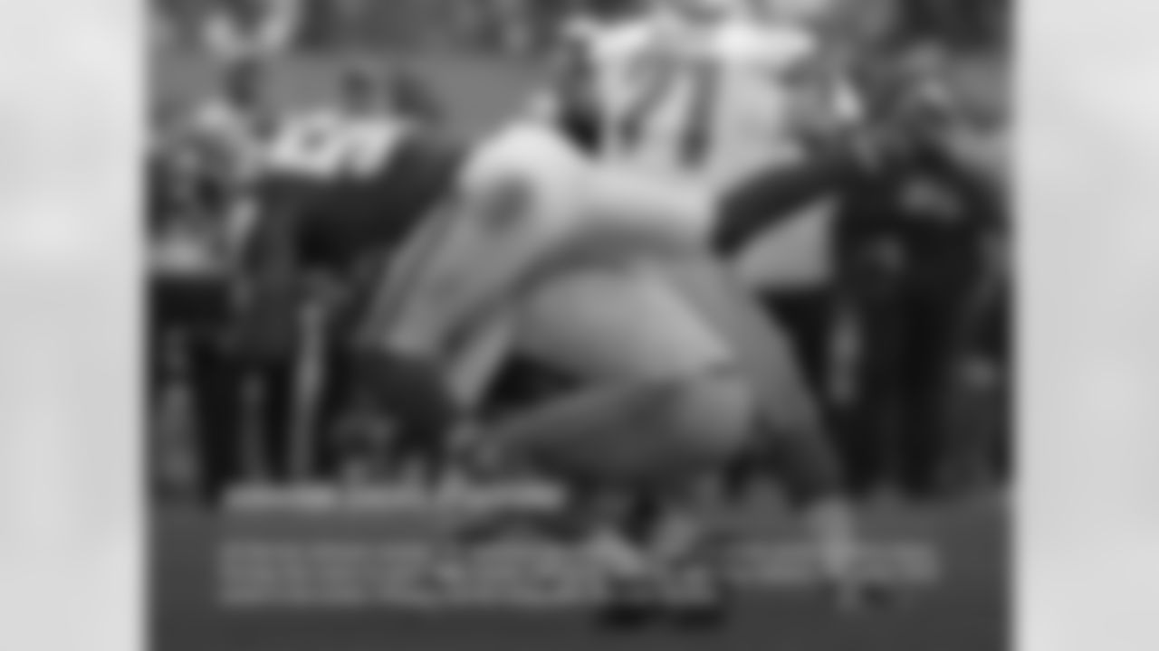 JOHNSON SACKS STAFFORD: LB Derrick Johnson sacked QB Matthew Stafford for a loss of seven yards on third down, forcing the Lions to punt. This marks Johnson's second sack this season. He owns 24.5 sacks in his career. Johnson led the team with five solo tackles today.