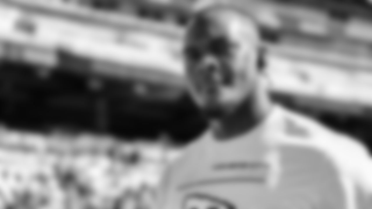 Kansas City Chiefs defensive end Chris Jones (95) prior to an NFL football game against the Washington Football Team, Sunday, October 17, 2021 in Greater Landover.