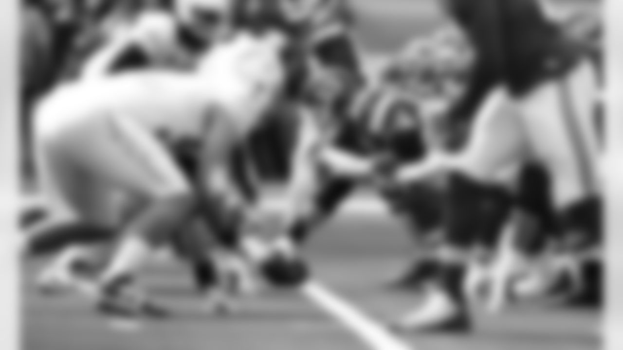 Kansas City Chiefs center Austin Reiter (62) during the game between the Kansas City Chiefs and the Los Angeles Chargers at SoFi Stadium on September 20, 2020