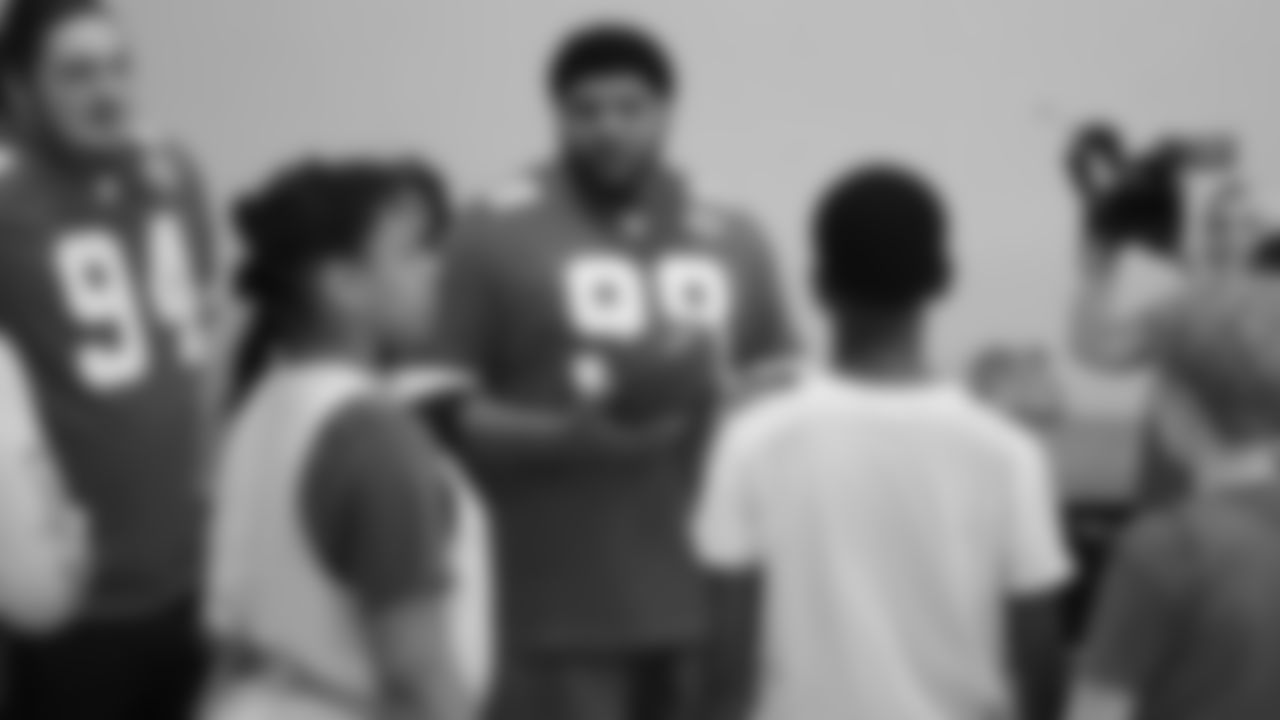 Chiefs Defensive Lineman visit the Lincoln middle school to teach football skills.