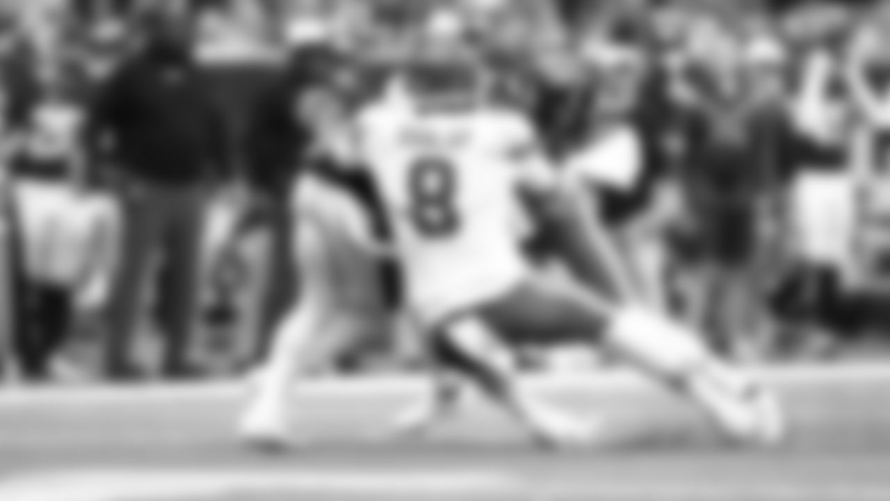 Kansas City Chiefs defensive end Carlos Dunlap (8) during an NFL football game against the Houston Texans, Sunday, December 18, 2022 in Houston.