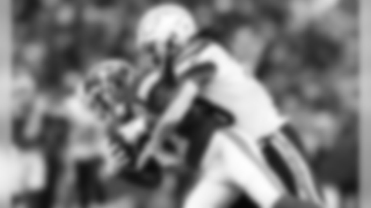 Kansas City Chiefs Wide Receiver Mecole Hardman (17) during the game between the Kansas City Chiefs and the Los Angeles Chargers at Arrowhead Stadium.