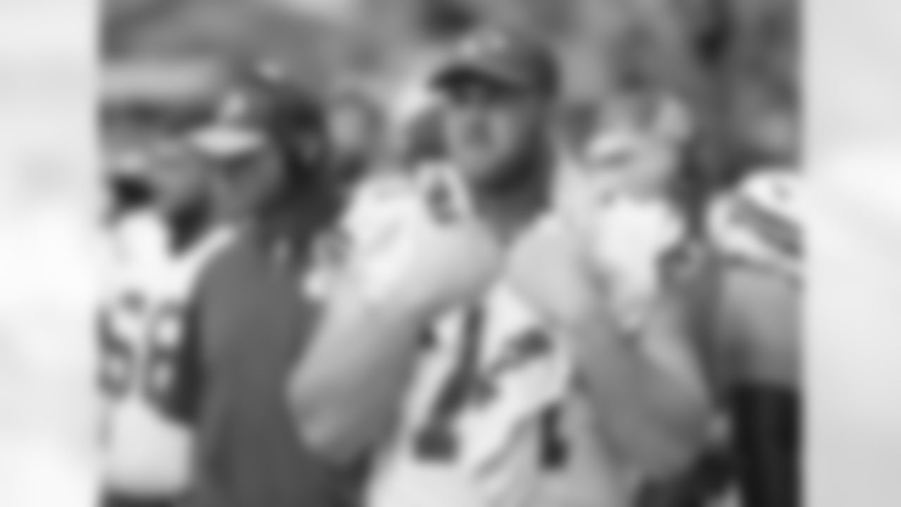 Kansas City Chiefs offensive lineman Mitchell Schwartz (71)