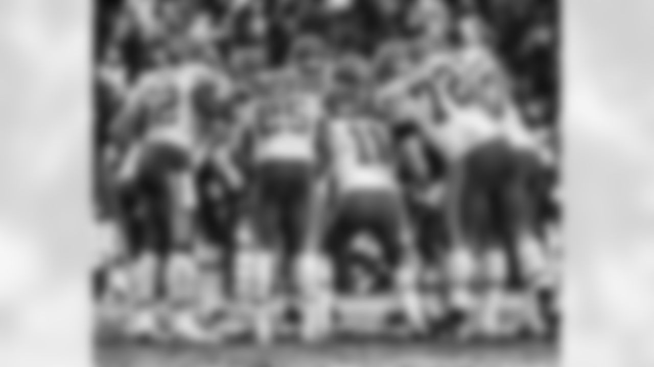 Kansas City Chiefs huddle