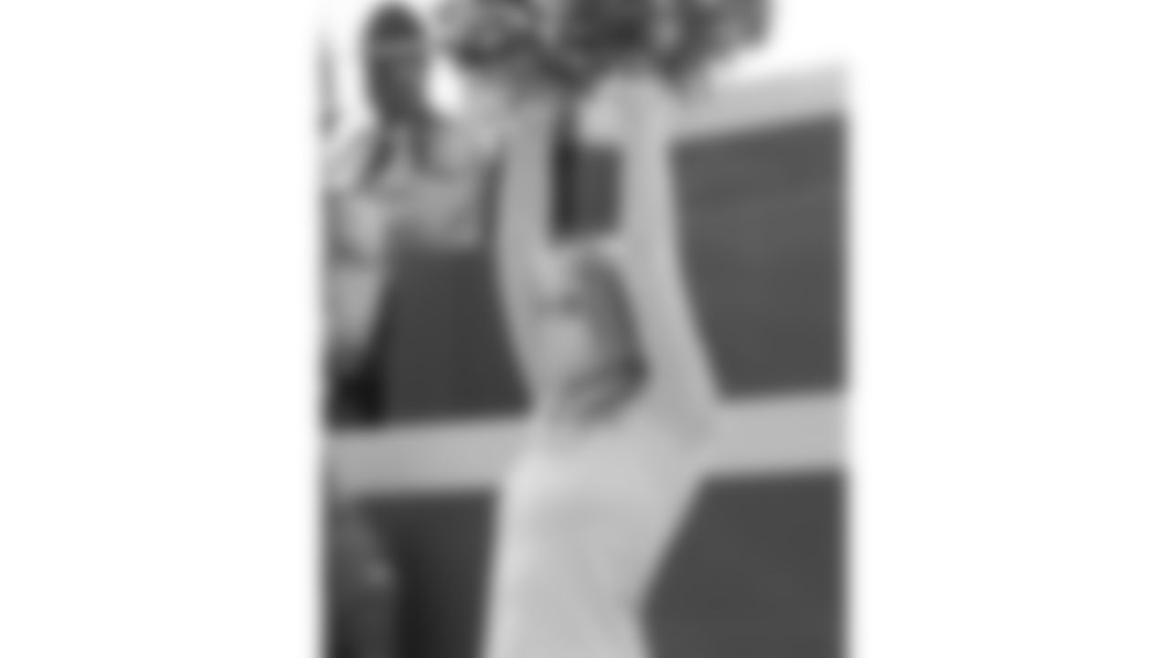 016_2020-W4_CheerGallery