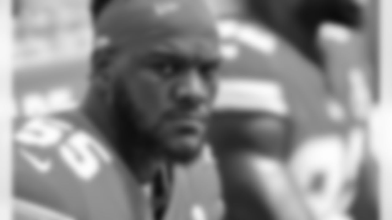 Kansas City Chiefs Defensive End Frank Clark (55) sitting on the bench against the Los Angeles Chargers on Sunday September 20, 2020.