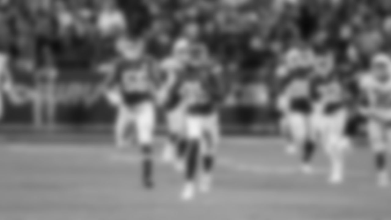 Kansas City Chiefs face off against the Los Angeles Chargers on GEHA Field at Arrowhead Stadium on September 15th, 2022.