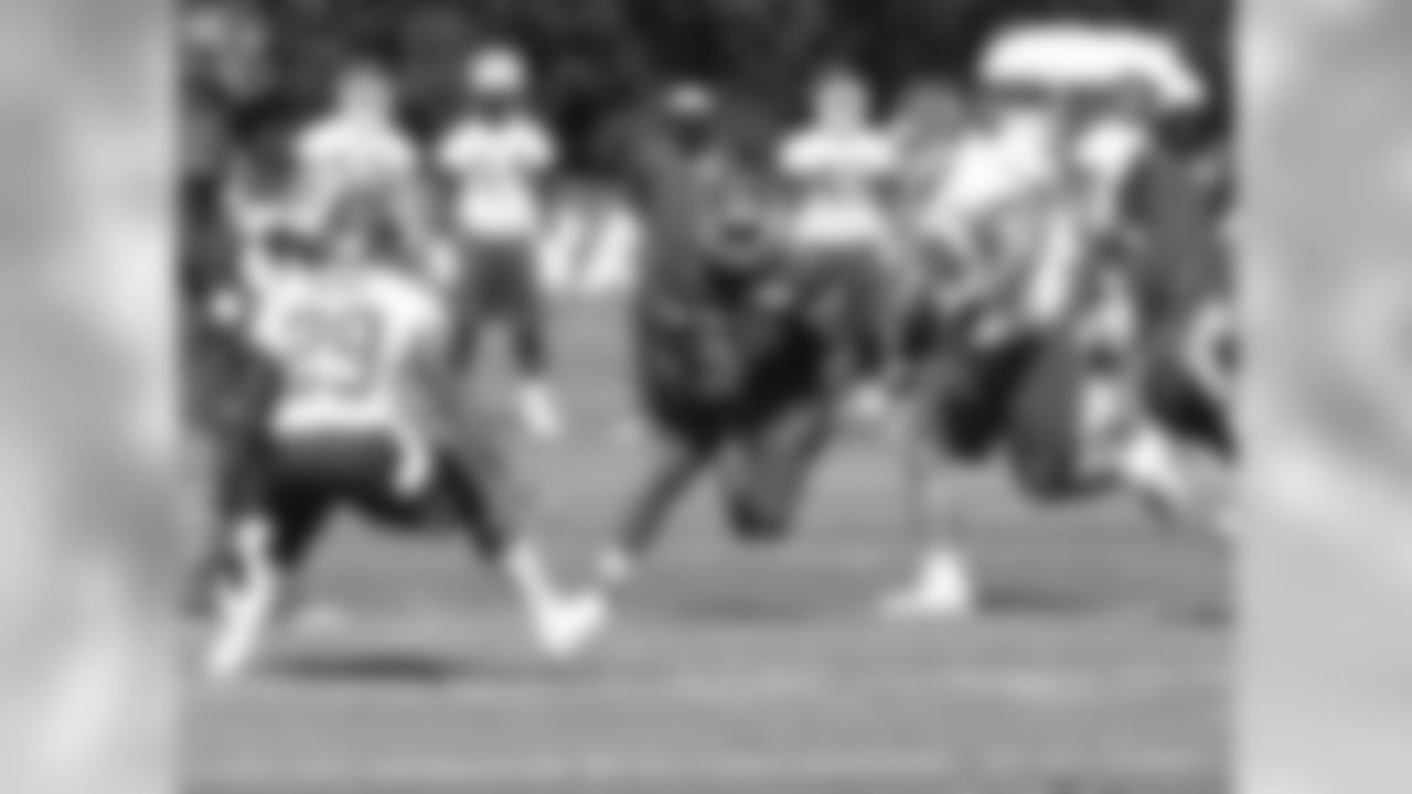 RB Cyrus Gray finds a hole.