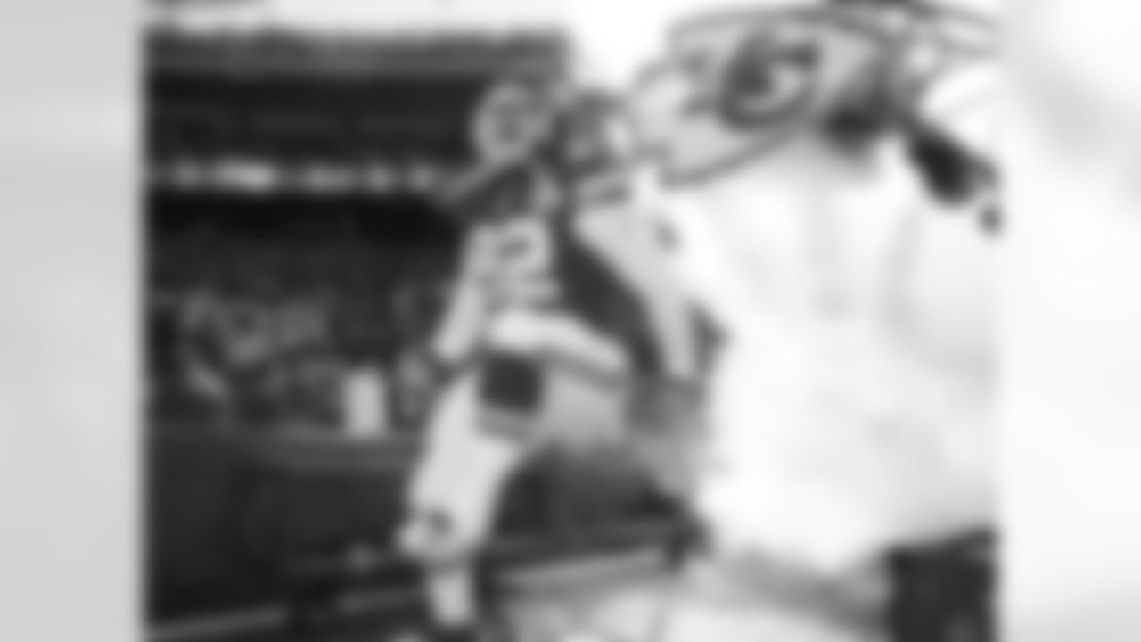 The best photos from the Chiefs' 9-0 season.