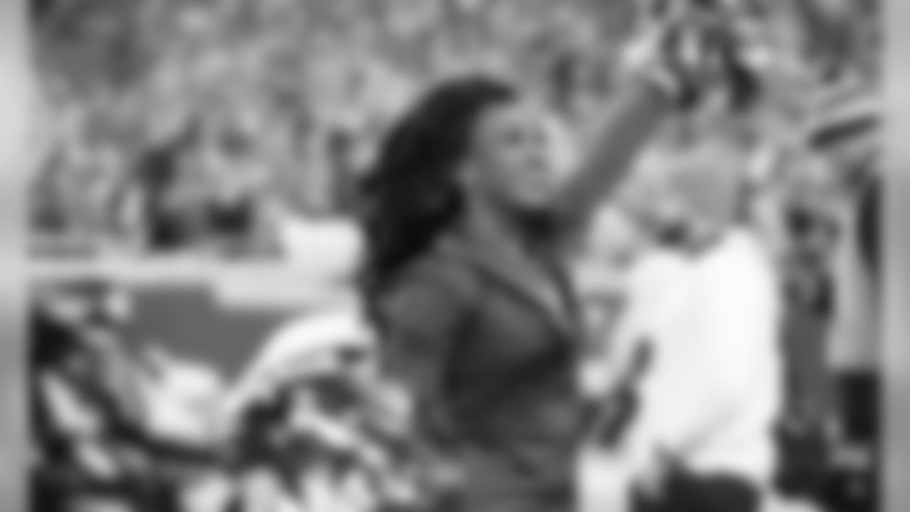 032_2019_GB_Cheer