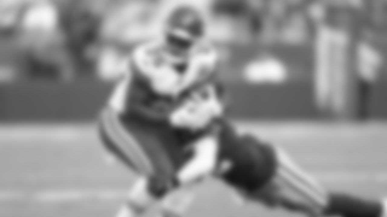 Kansas City Chiefs running back Clyde Edwards-Helaire (25) during preseason game one against the San Francisco 49ers, Saturday, Aug. 14th, 2021.