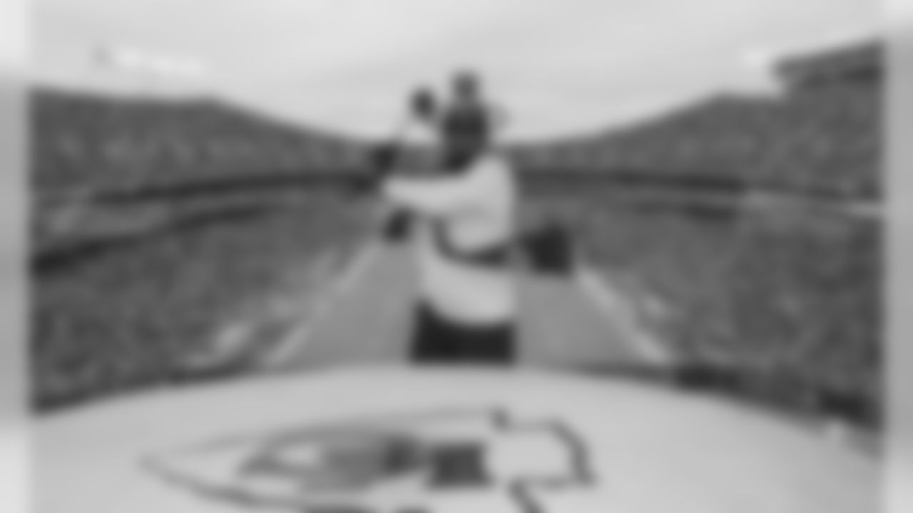 TechN9ne prior to the game between the Kansas City Chiefs and the Los Angeles Chargers at Arrowhead Stadium.
