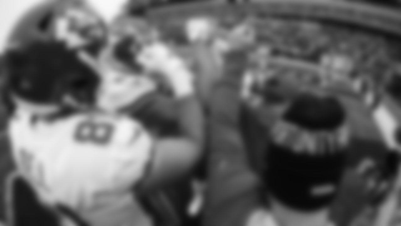 Kansas City Chiefs tight ends group prior to an NFL football game against the Cincinnati Bengals, Sunday, January 2, 2022 in Cincinnati.