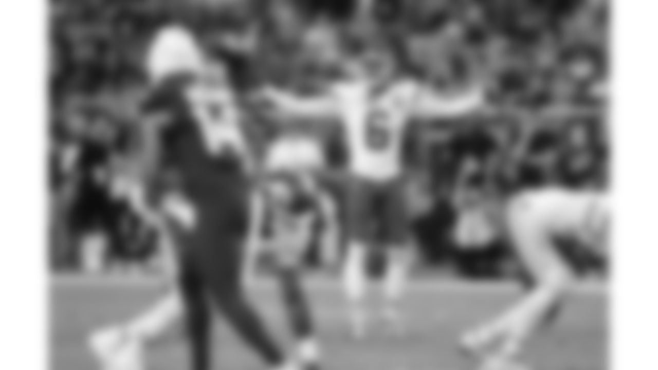 Kansas City Chiefs safety Bryan Cook (6) signals to teammates during the game at the Chiefs preseason Week 2 matchup against the Arizona Cardinals on Saturday, August 19, 2023.