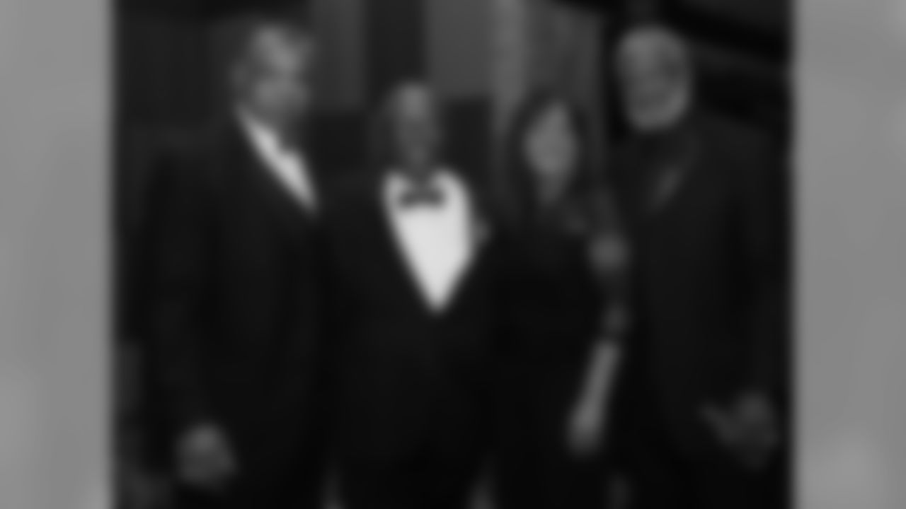 034_2019_101_Gallery