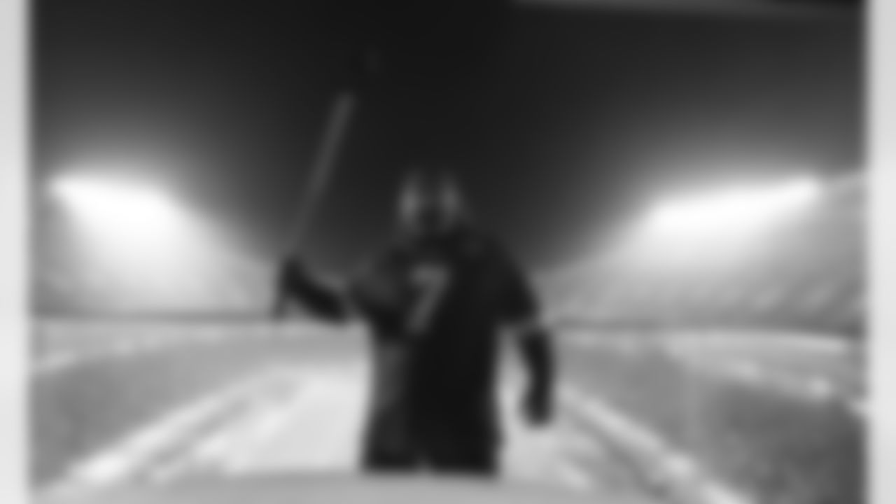 061_ChiefsvsTexansGameAction_2020