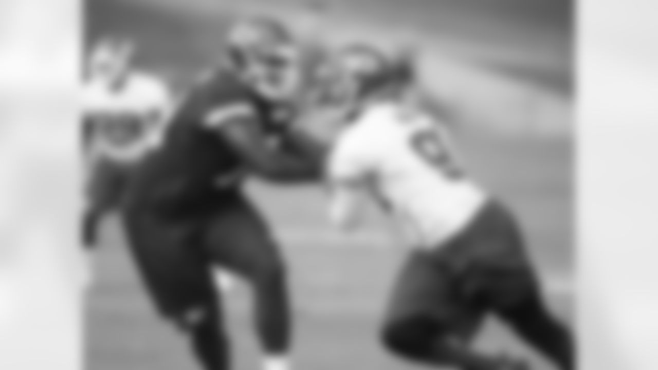 LB Tamba Hali