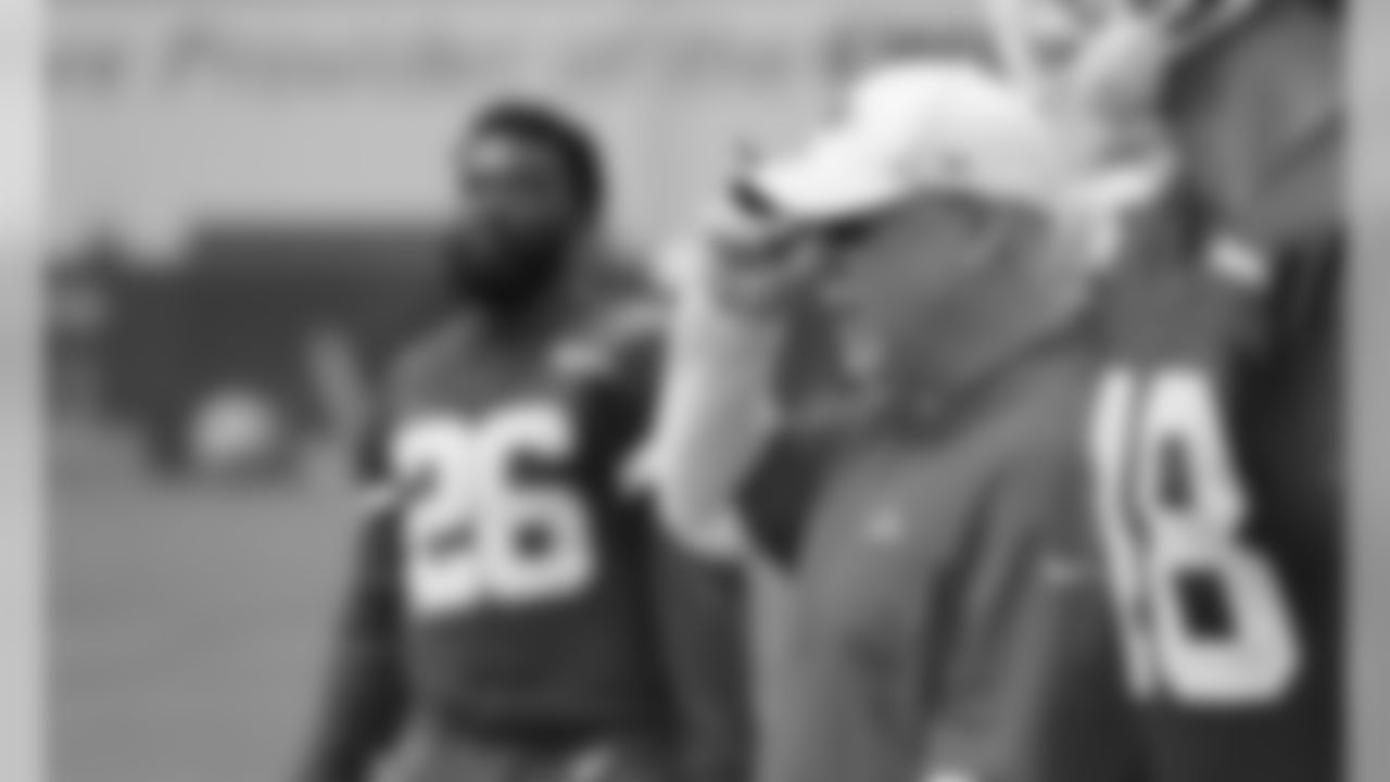 Kansas City Chiefs Tight Ends Coach Tom Melvin during a 2019 practice at the University of Kansas Health System Training Complex in Kansas City, MO.