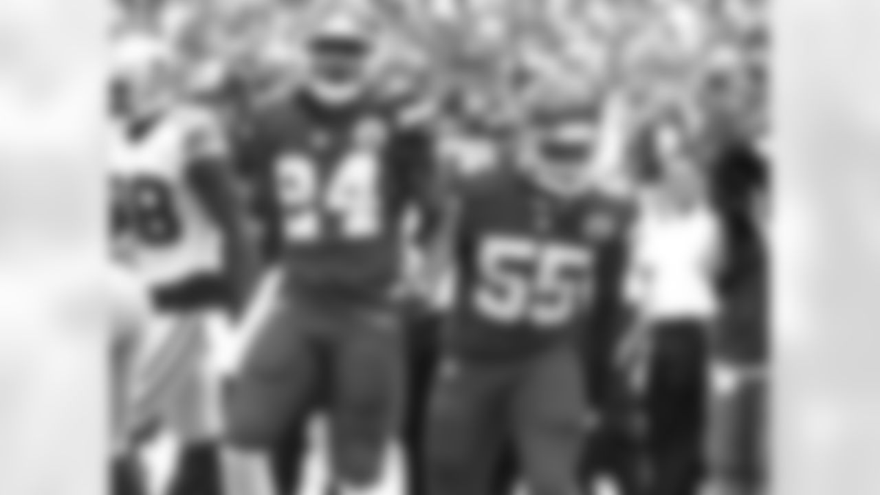 The best photos from the Chiefs' 9-0 season.