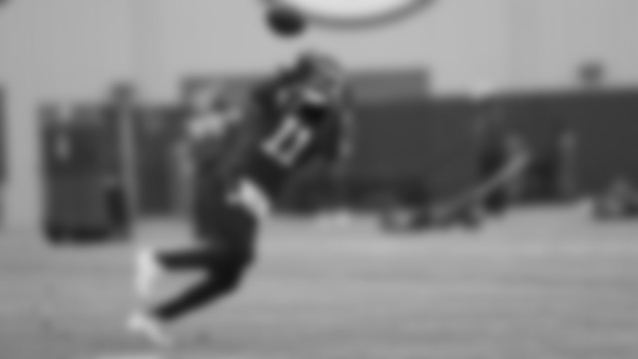 Kansas City Chiefs wide receiver Marquez Valdes-Scantling (11) catches a pass during practice on Thursday, December 8, 2022.