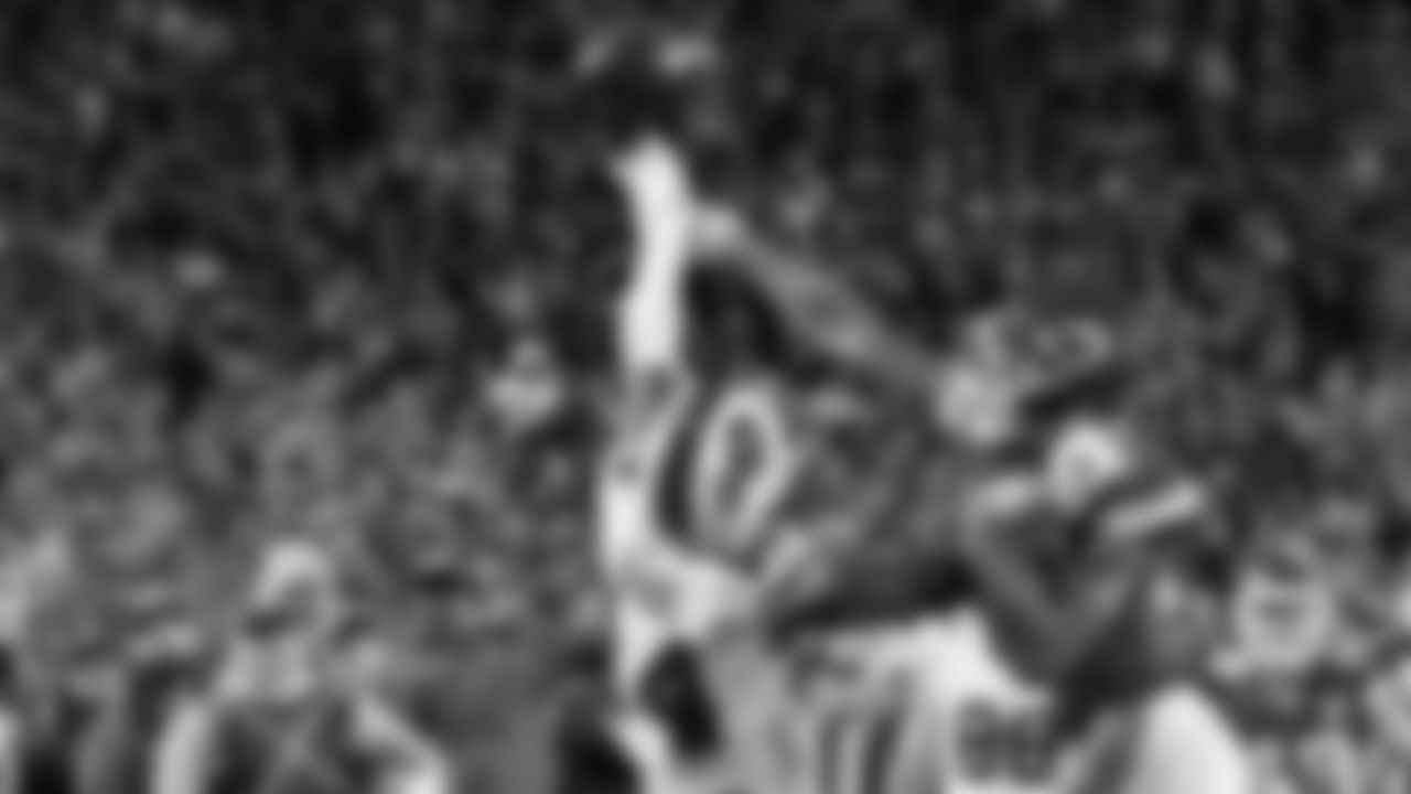 Kansas City Chiefs cornerback Charvarius Ward (35) breaks up a pass during the 2021 AFC Divisional Round game between the Buffalo Bills and Kansas City Chiefs at Arrowhead Stadium on Sunday January 23, 2022.