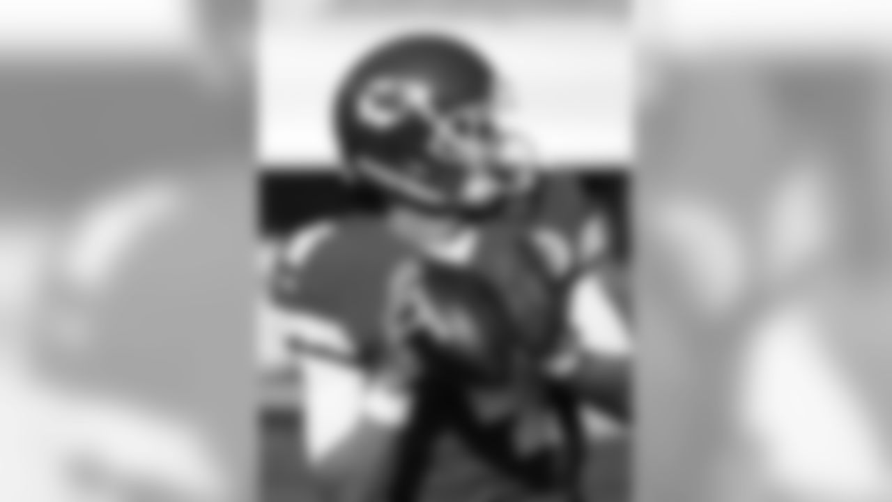 Kansas City Chiefs quarterback Nick Foles (4) warms up prior to the preseason game against the Los Angeles Rams at the Los Angeles Memorial Coliseum on Saturday, August 20, 2016.