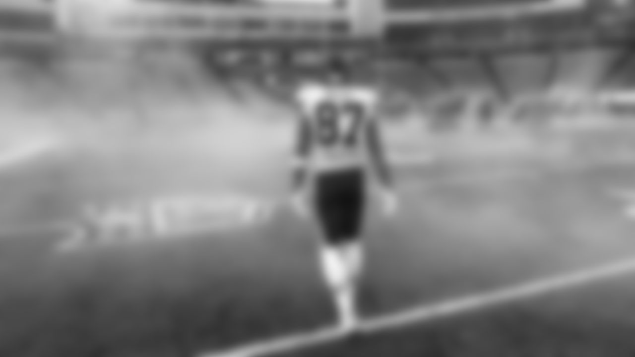 Kansas City Chiefs Tight End Travis Kelce (87) prepares for the start of an NFL football game against the Buffalo Bills, Monday, Oct. 19, 2020 in Orchard Park, NY.