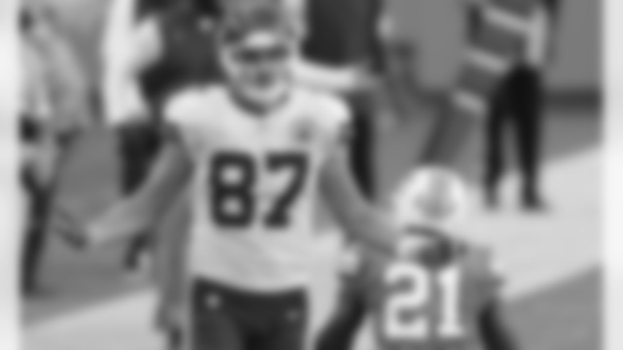 Kansas City Chiefs Tight End Travis Kelce (87) celebrates during to an NFL Football game against the Miami Dolphins, Sunday December 13, 2020 in Miami Gardens.