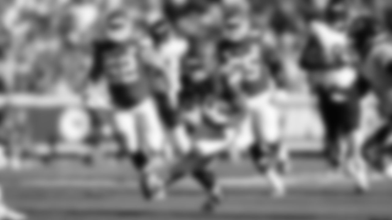 The Kansas City Chiefs face off against the Chicago Bears at GEHA Field at Arrowhead Stadium on September 24, 2023.