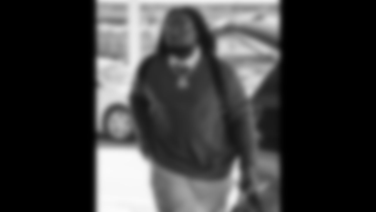 Kansas City Chiefs nose tackle Derrick Nnadi (91) arrives at Kansas City International to travel to Washington for Sundays game. October 16, 2021