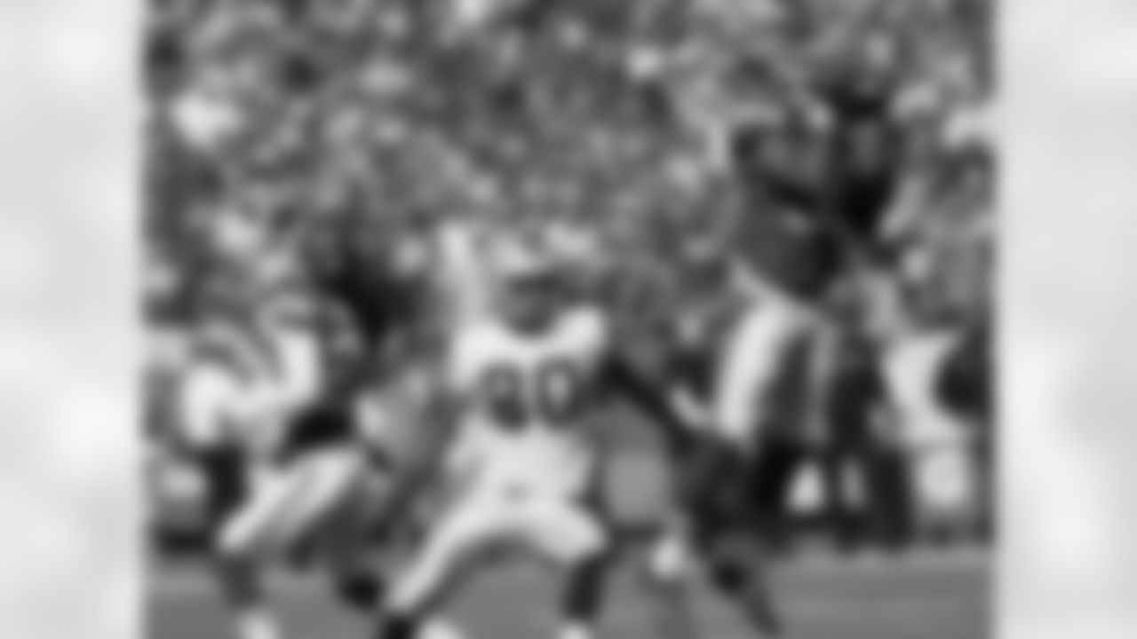 The best photos from the Chiefs' 9-0 season.