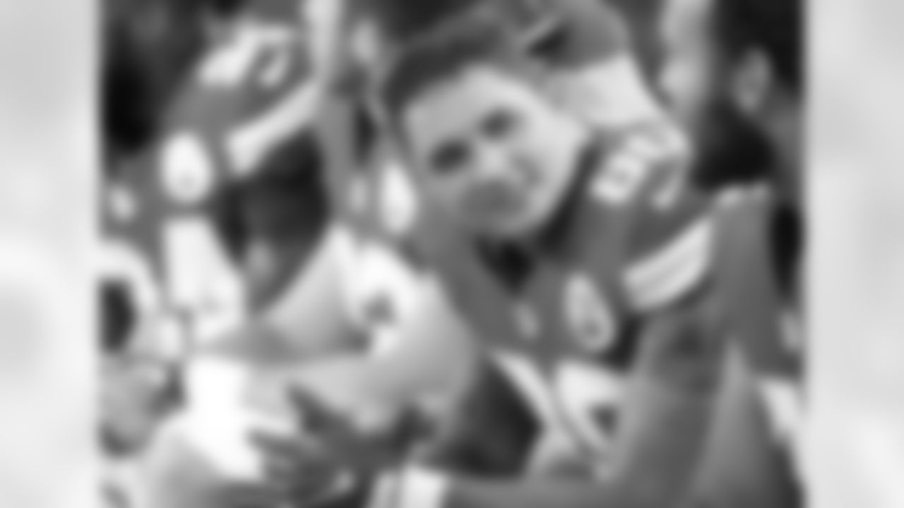 Kansas City Chiefs tight end James O'Shaughnessy (80)
