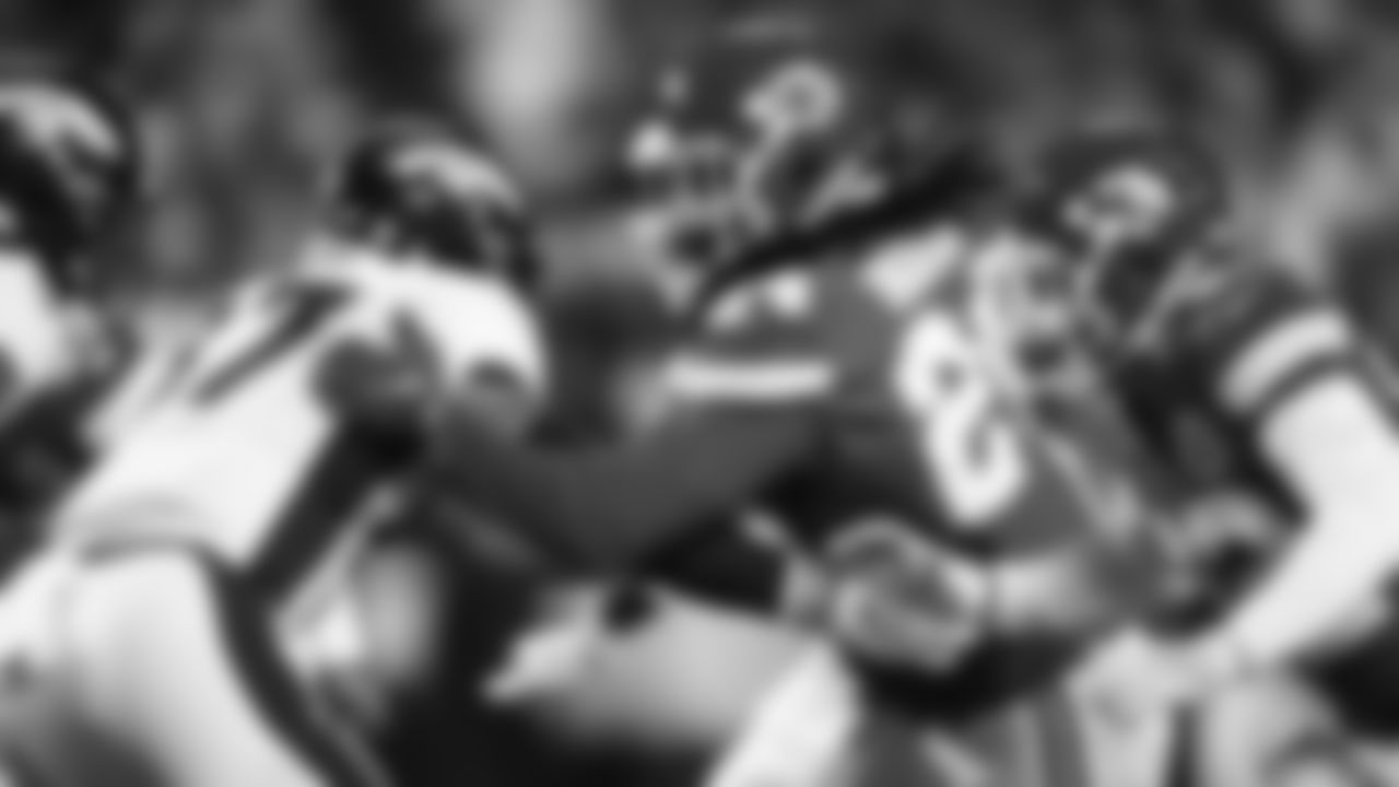 Kansas City Chiefs vs Denver Broncos, GEHA Field at Arrowhead Stadium, Kansas City, MO on December 5, 2021