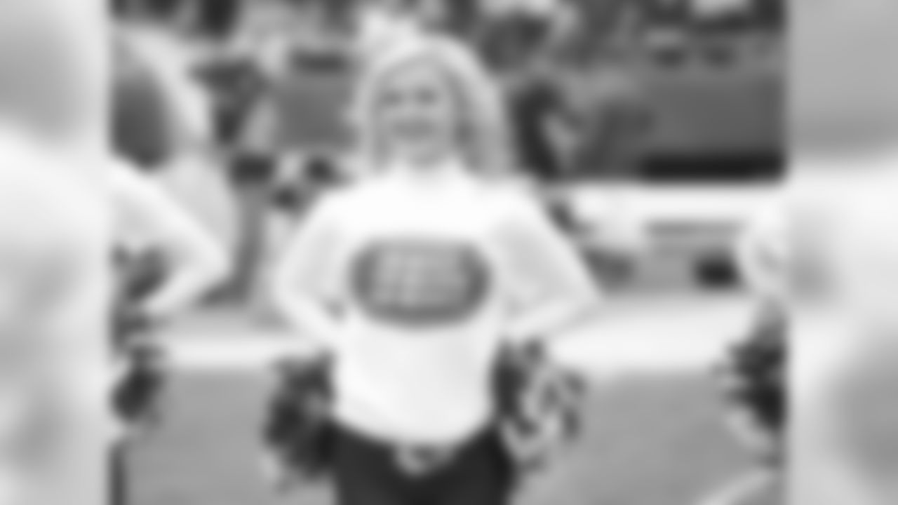 Kansas City Chiefs Cheerleaders during the Chiefs vs Raiders game December 14, 2014