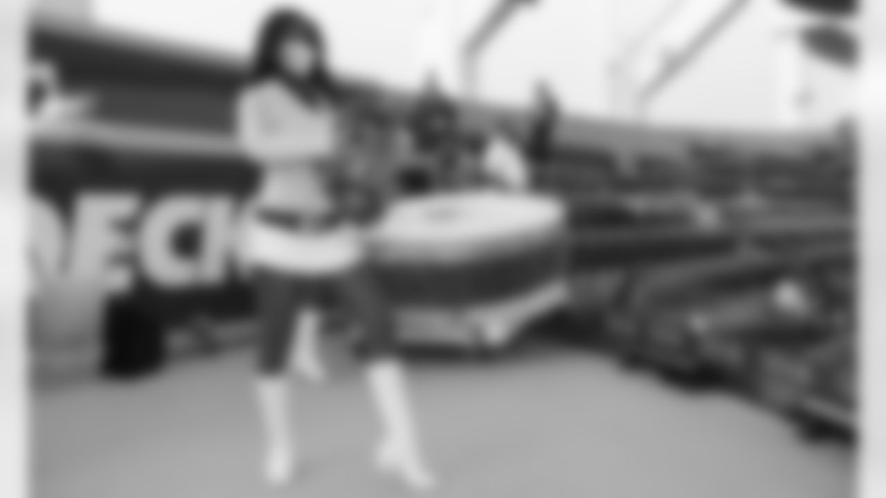 010_2020-W4_CheerGallery