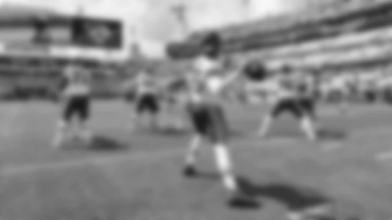 Kansas City Chiefs quarterback Patrick Mahomes (15) and players warming up prior to the regular season Week 2 NFL Football Game on Sunday, September 17, 2023 at EverBank Stadium in Jacksonville, FL.