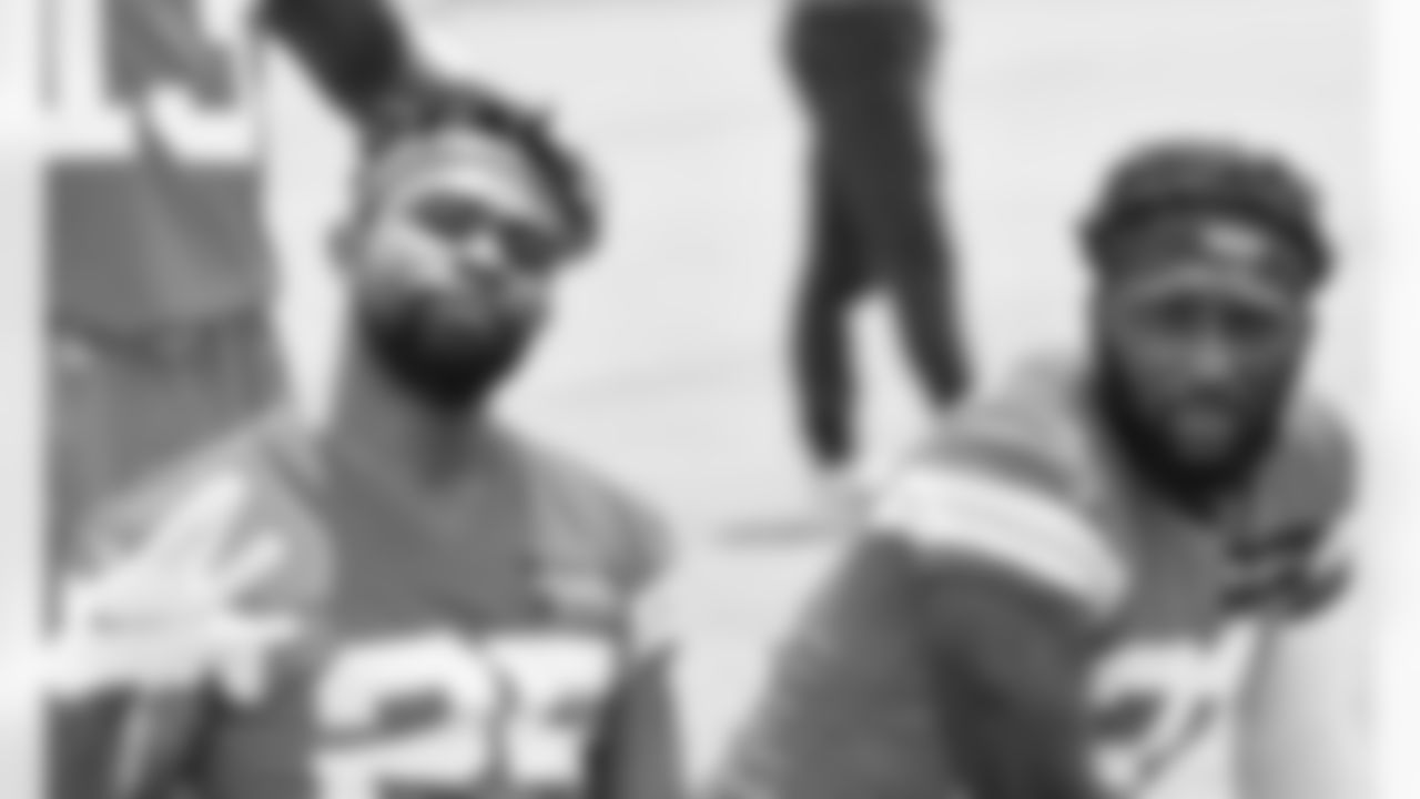 Kansas City Chiefs running back Clyde Edwards-Helaire (25) and running back Darrel Williams (31) during phase 3 workouts at the The University of Kansas Health System Training Complex.
