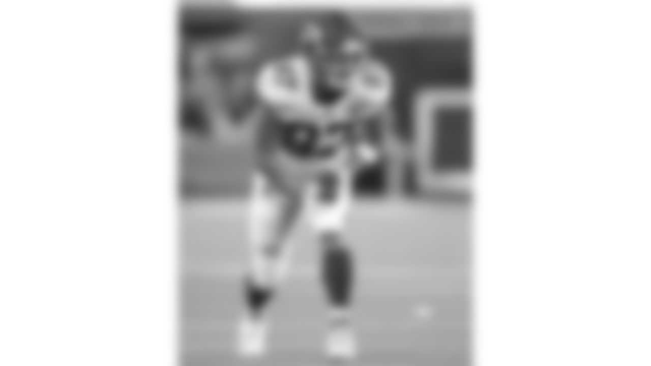 Kansas City Chiefs tight end Travis Kelce (87) during an NFL football game against the Los Angeles Chargers on Thursday, December 16, 2021 in Los Angeles.