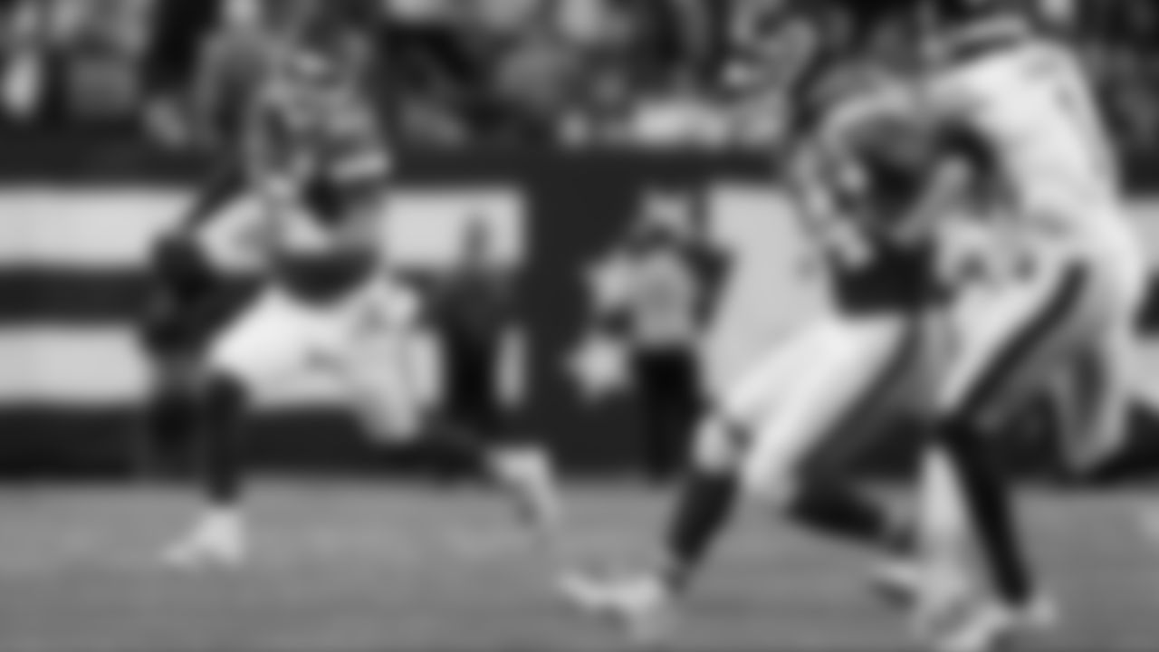 Kansas City Chiefs quarterback Patrick Mahomes (15) runs with the ball during the regular season Week 4 NFL Football Game on Sunday, October 1, 2023 at MetLife Stadium in East Rutherford, NJ.